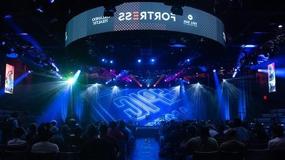 The 满帆大学 Orlando Health Fortress stage with the Epic 游戏 logo featured on the large LED screen.
